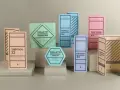 Variedad de tipos de plegados: trípticos, dípticos y folletos circulares y hexagonales, mostrando diferentes formatos y diseños.