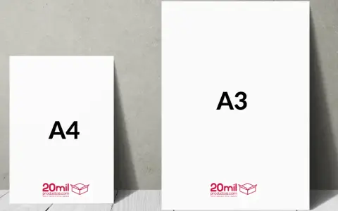 Dos cartulinas, A4 y A3, muestran sus tamaños. La A4 es más pequeña, ideal para documentos cotidianos.