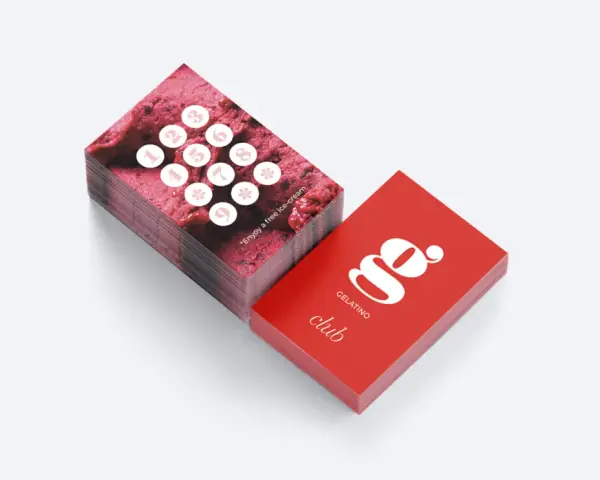 Pila de tarjetas de fidelización "Celatino Club" con diseño de helado y números para marcar.