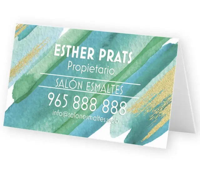 Tarjeta de visita de Salón Esmaltes, con diseño acuarela verde y dorado. Incluye nombre, teléfono y email.