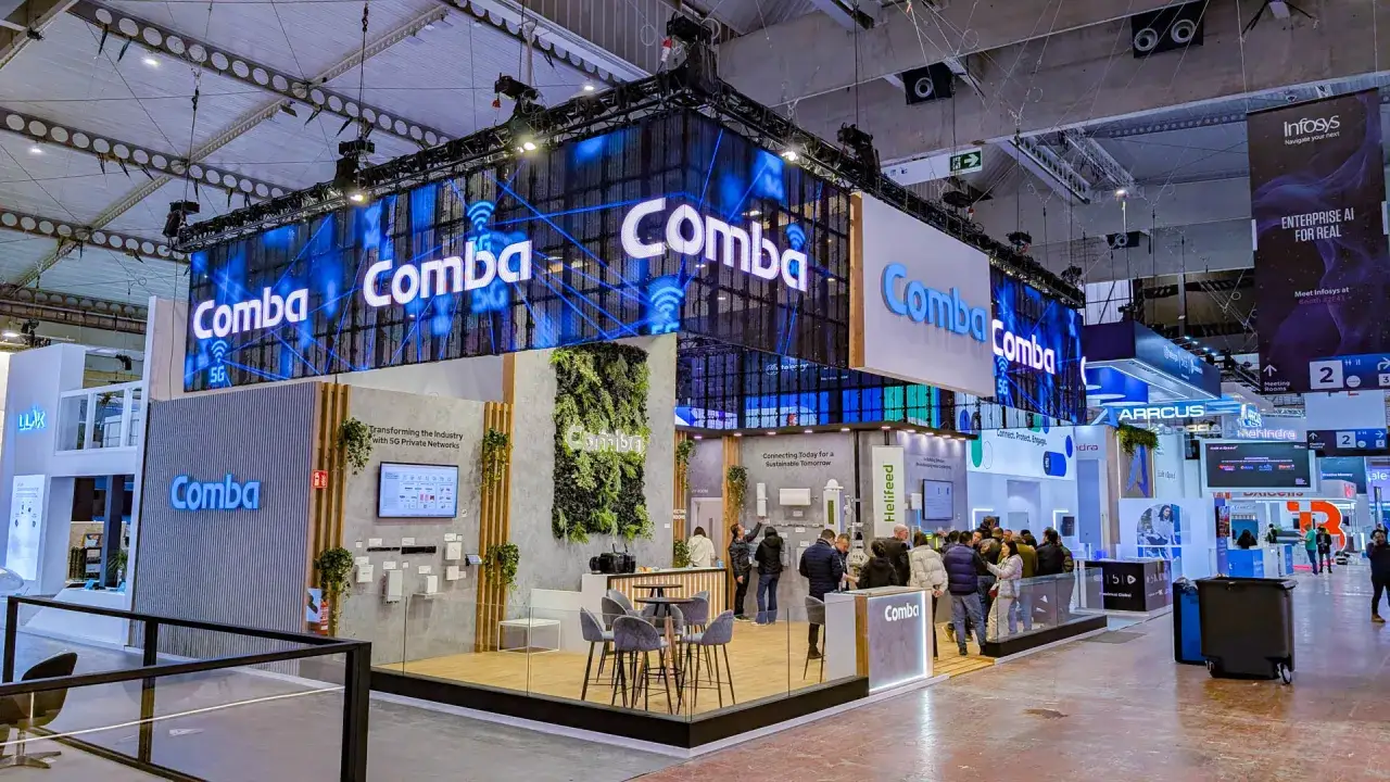 Exhibición de stands para ferias, con el logo